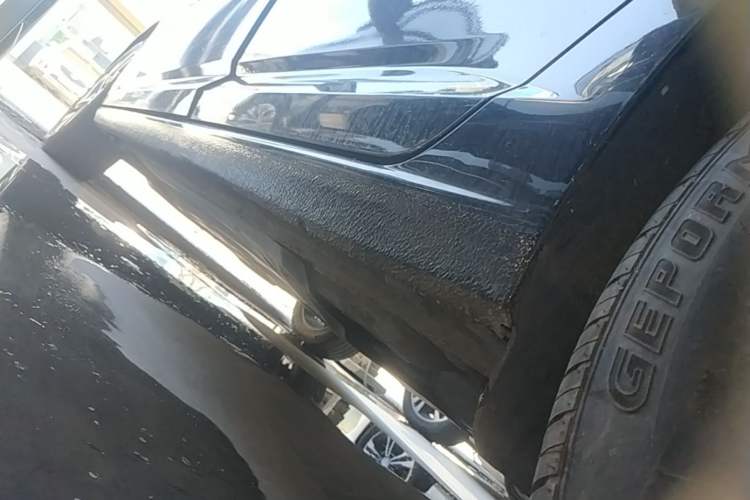Used Volkswagen Sagitar 2023 300TSI DSG Excellence Edition Left Side Sill