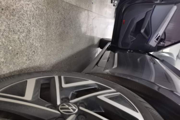 Used Volkswagen Sagitar 2023 300TSI DSG Excellence Edition Left Side Sill