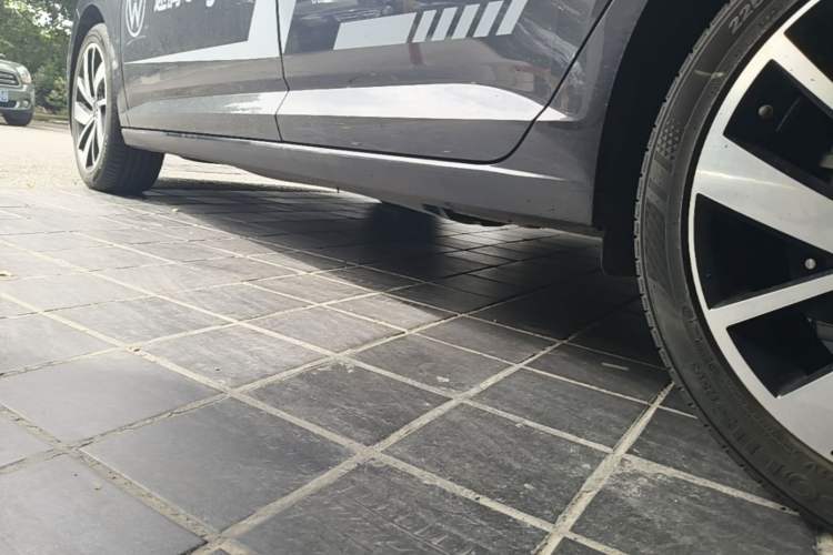 Used Volkswagen Sagitar 2023 300TSI DSG Excellence Edition Left Side Sill