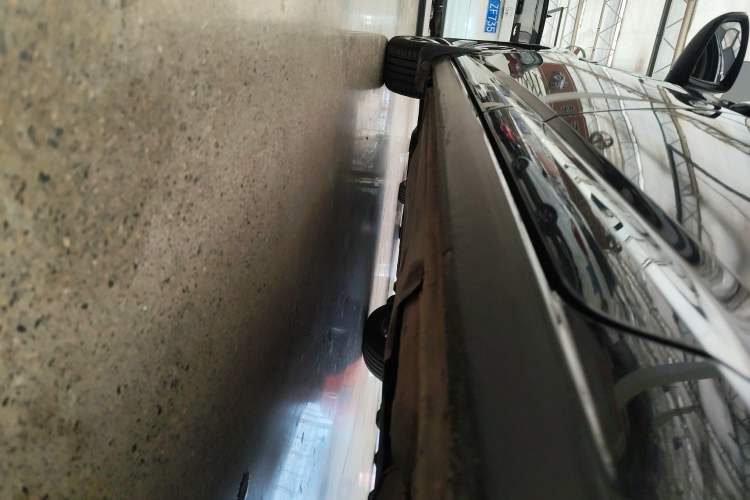 Used Volkswagen Sagitar 2023 300TSI DSG Excellence Edition Left Side Sill