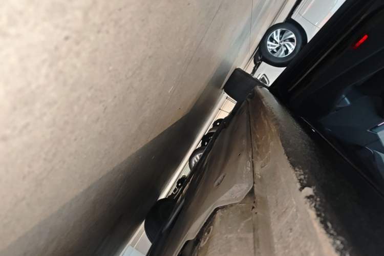Used Volkswagen Sagitar 2023 300TSI DSG Excellence Edition Left Side Sill