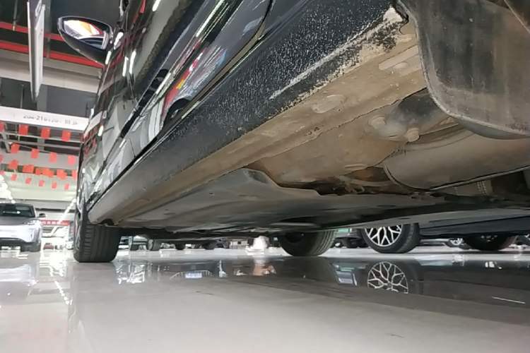 Used Volkswagen Sagitar 2023 300TSI DSG Excellence Edition Left Side Sill