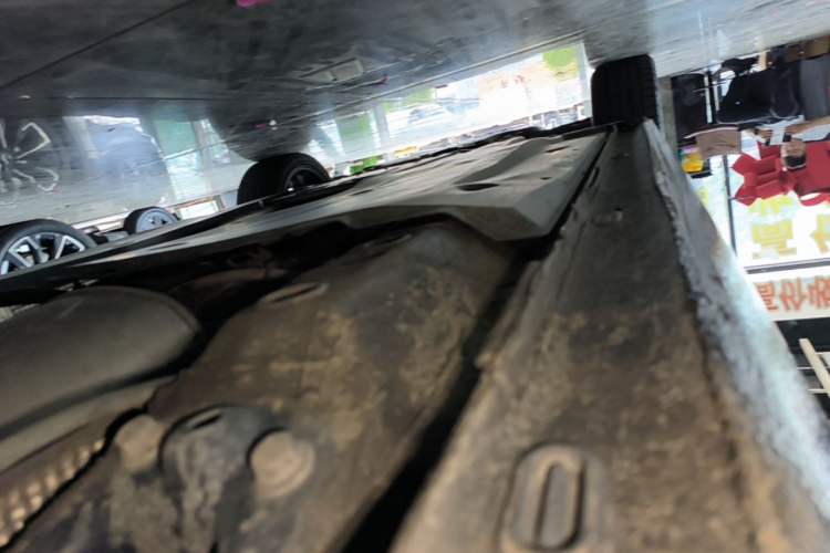 Used Volkswagen Sagitar 2023 300TSI DSG Excellence Edition Left Side Sill