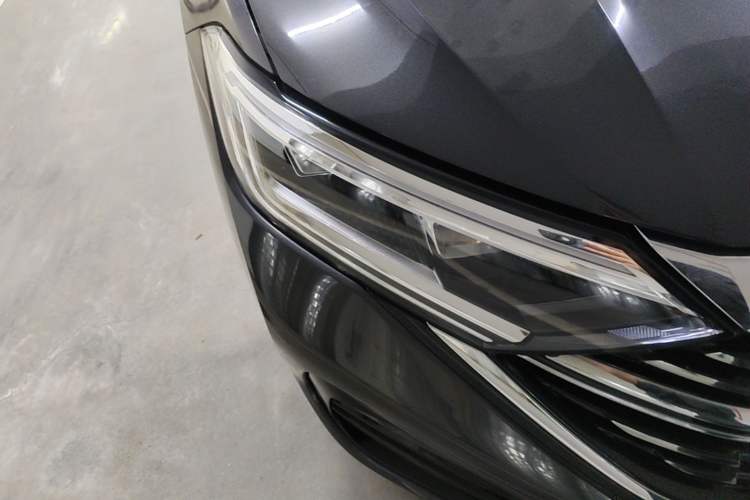 Used Volkswagen Sagitar 2023 300TSI DSG Excellence Edition Right Front Headlight