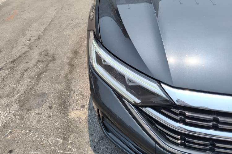 Used Volkswagen Sagitar 2023 300TSI DSG Excellence Edition Right Front Headlight