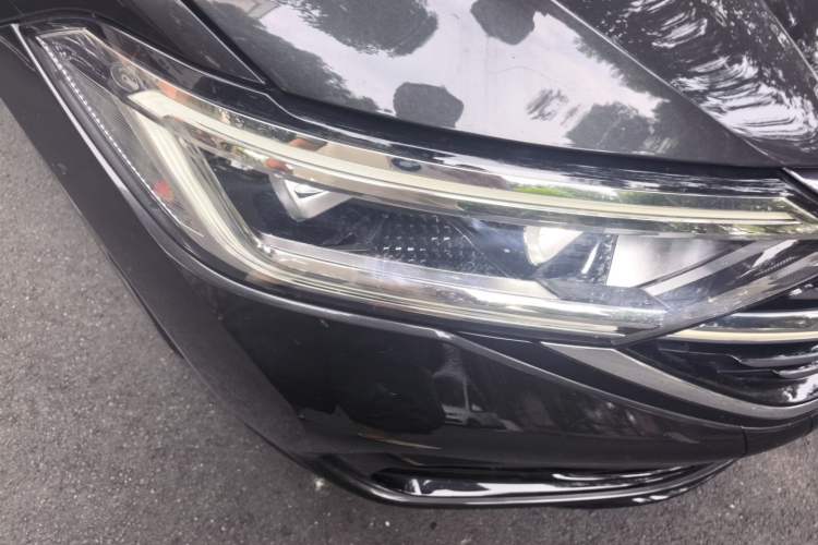 Used Volkswagen Sagitar 2023 300TSI DSG Excellence Edition Right Front Headlight