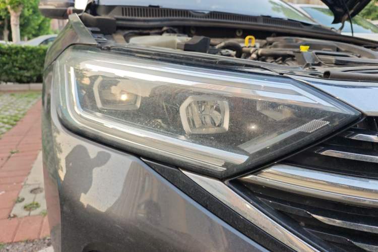 Used Volkswagen Sagitar 2023 300TSI DSG Excellence Edition Right Front Headlight