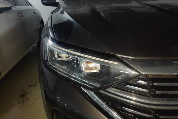 Used Volkswagen Sagitar 2023 280TSI DSG Excellence Edition Right Front Headlight