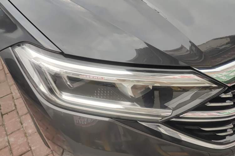 Used Volkswagen Sagitar 2023 300TSI DSG Excellence Edition Right Front Headlight