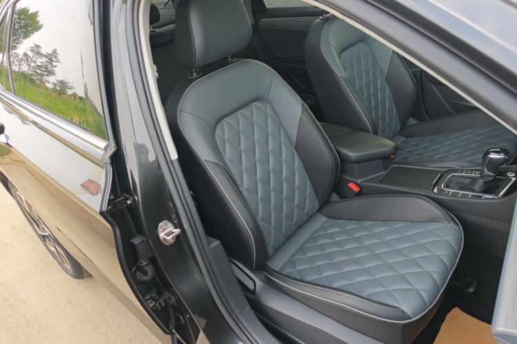 Used Volkswagen Sagitar 2023 300TSI DSG Excellence Edition Right Front Seat