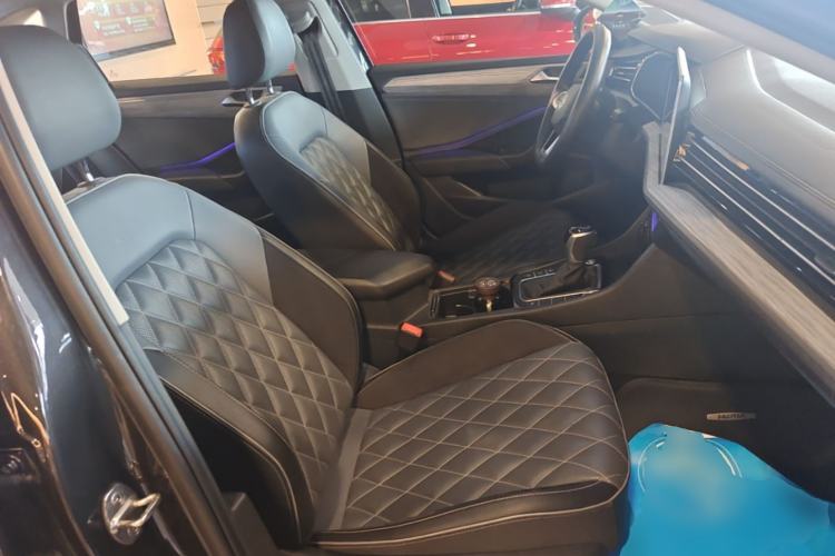 Used Volkswagen Sagitar 2023 300TSI DSG Excellence Edition Right Front Seat