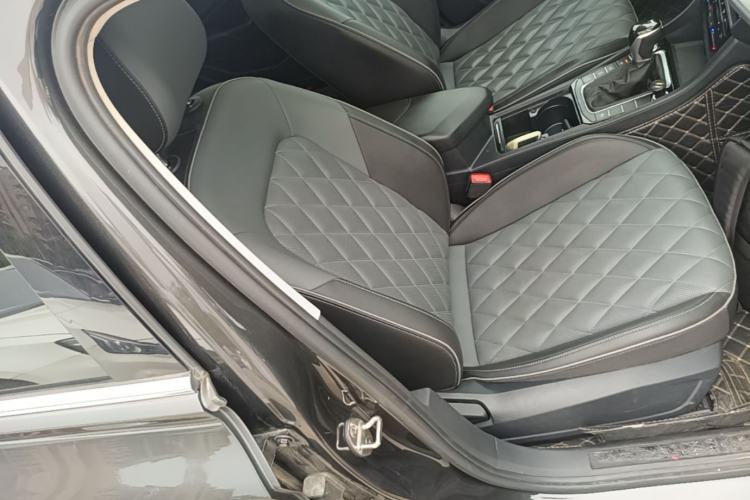 Used Volkswagen Sagitar 2023 280TSI DSG Excellence Edition Right Front Seat