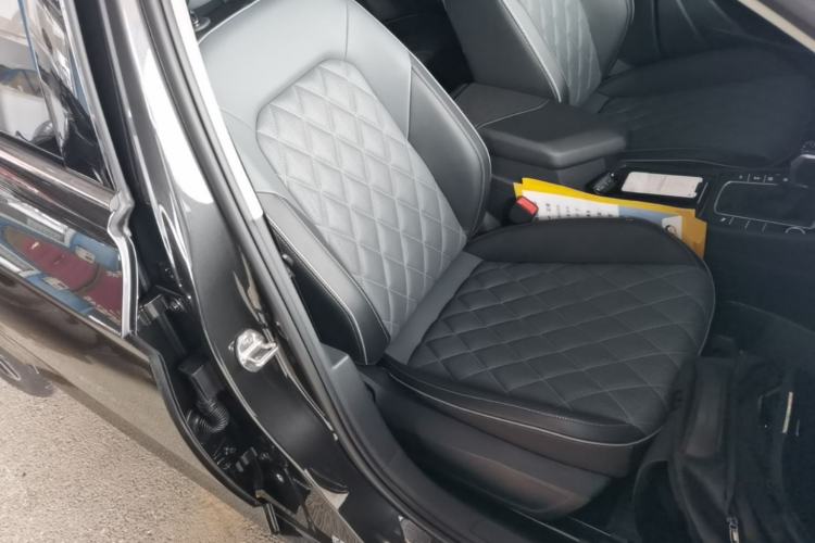 Used Volkswagen Sagitar 2023 300TSI DSG Excellence Edition Right Front Seat