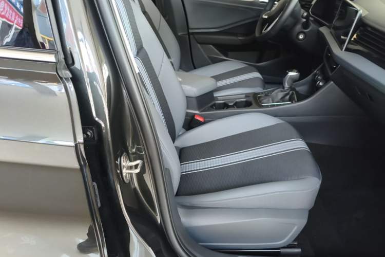 Used Volkswagen Sagitar 2023 300TSI DSG Flyover Edition Right Front Seat