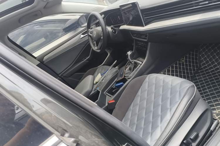 Used Volkswagen Sagitar 2023 300TSI DSG Excellence Edition Right Front Seat
