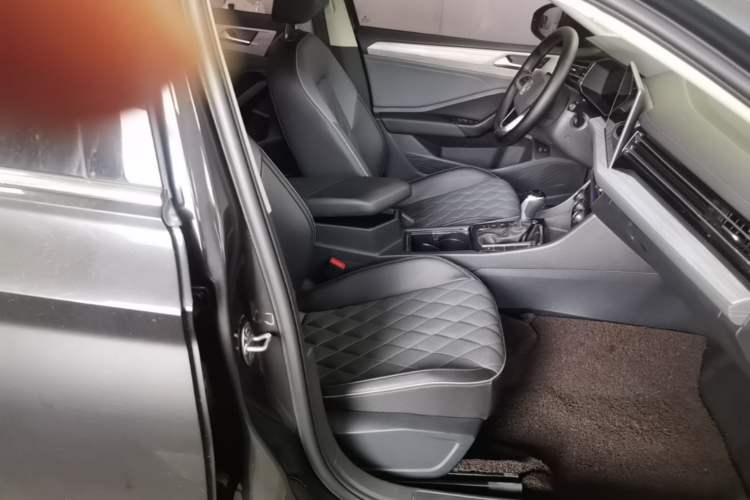 Used Volkswagen Sagitar 2023 300TSI DSG Excellence Edition Right Front Seat