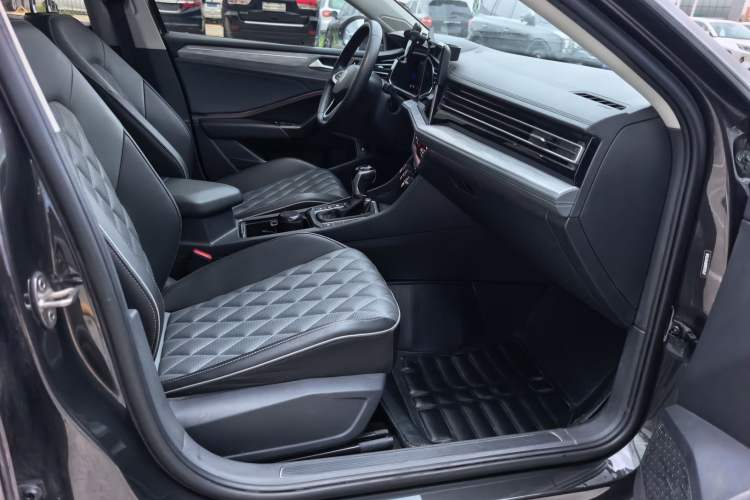 Used Volkswagen Sagitar 2023 300TSI DSG Excellence Edition Right Front Seat