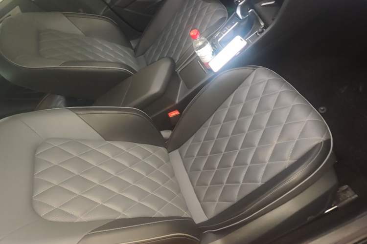 Used Volkswagen Sagitar 2023 300TSI DSG Excellence Edition Right Front Seat