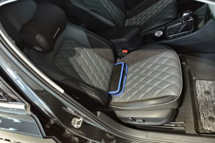Used Volkswagen Sagitar 2023 300TSI DSG Excellence Edition Right Front Seat
