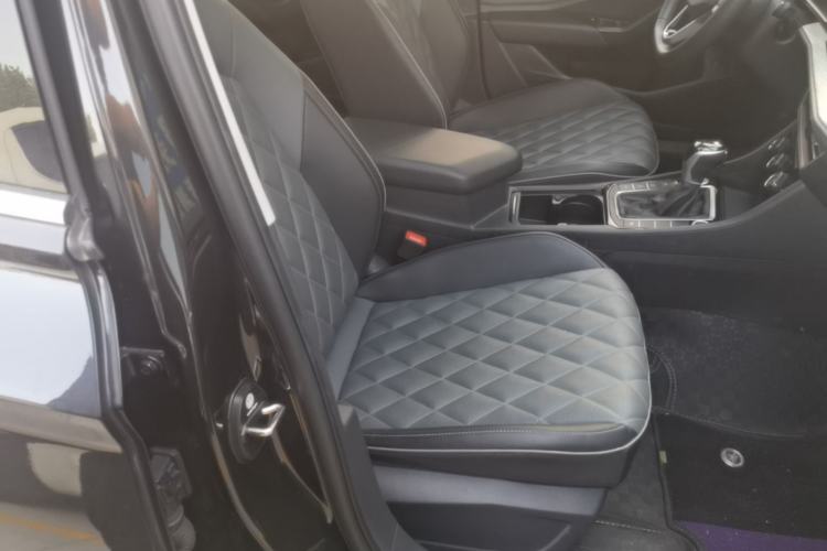 Used Volkswagen Sagitar 2023 300TSI DSG Excellence Edition Right Front Seat