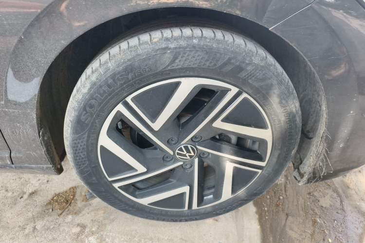 Used Volkswagen Sagitar 2023 300TSI DSG Excellence Edition Right Front Wheel Hub