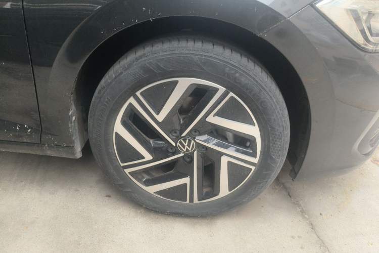 Used Volkswagen Sagitar 2023 200TSI DSG Flyover Edition Right Front Wheel Hub