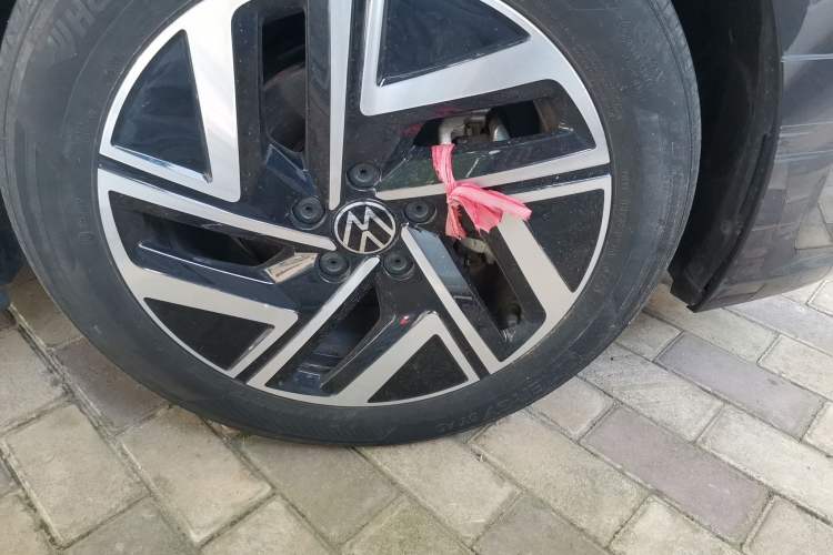 Used Volkswagen Sagitar 2023 200TSI DSG Excellence Edition Right Front Wheel Hub