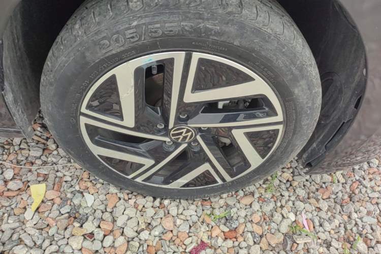 Used Volkswagen Sagitar 2023 200TSI DSG Excellence Edition Right Front Wheel Hub