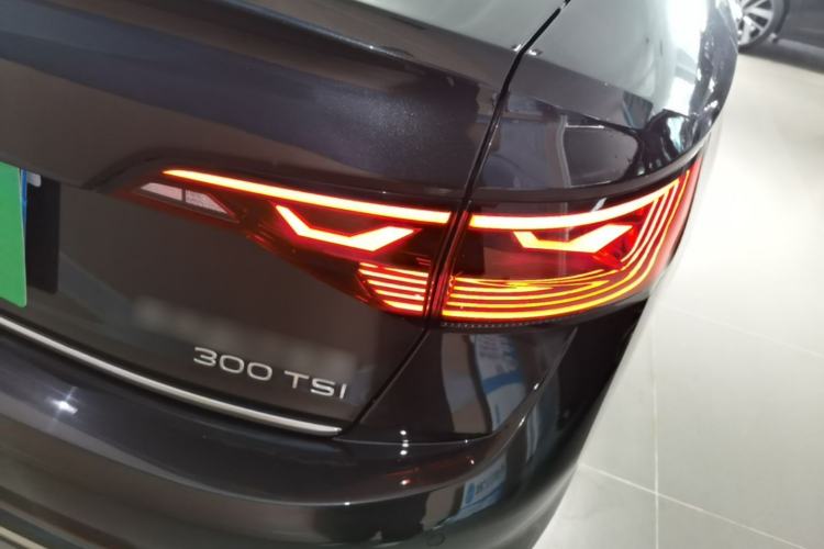 Used Volkswagen Sagitar 2023 300TSI DSG Excellence Edition Right Rear Taillight