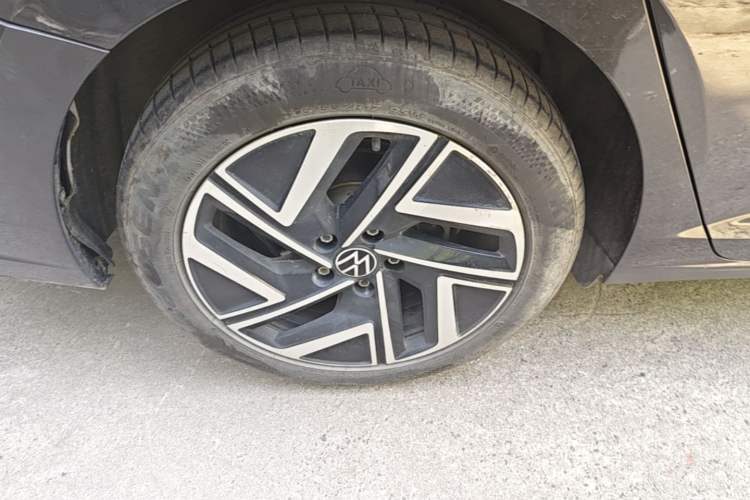 Used Volkswagen Sagitar 2023 200TSI DSG Excellence Edition Right Rear Wheel Hub