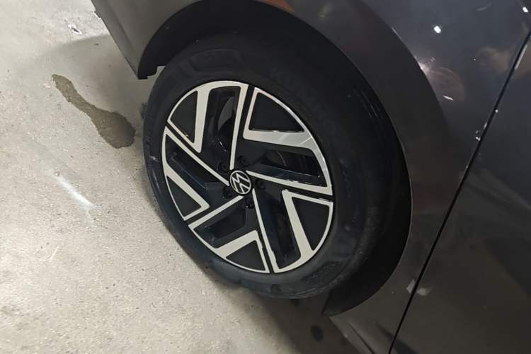 Used Volkswagen Sagitar 2023 280TSI DSG Beyond Lite Edition Right Rear Wheel Hub