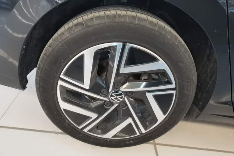 Used Volkswagen Sagitar 2023 200TSI DSG Excellence Edition Right Rear Wheel Hub