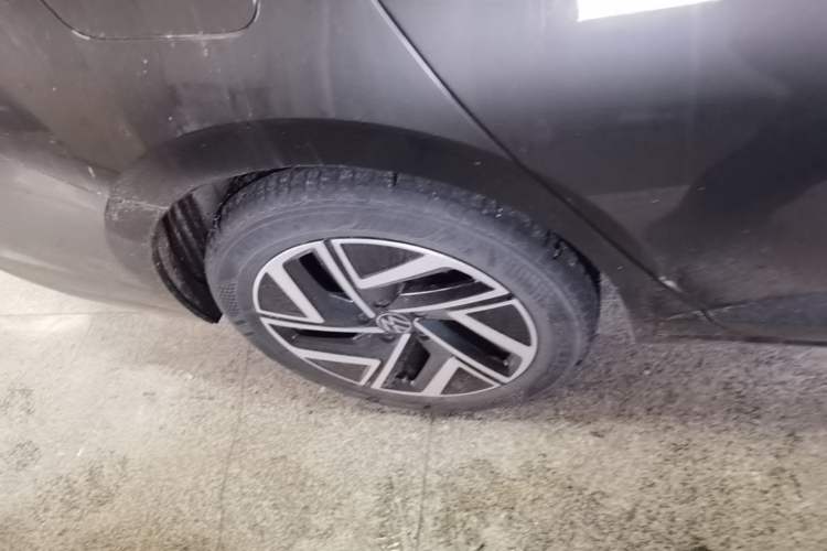 Used Volkswagen Sagitar 2023 300TSI DSG Excellence Edition Right Rear Wheel Hub