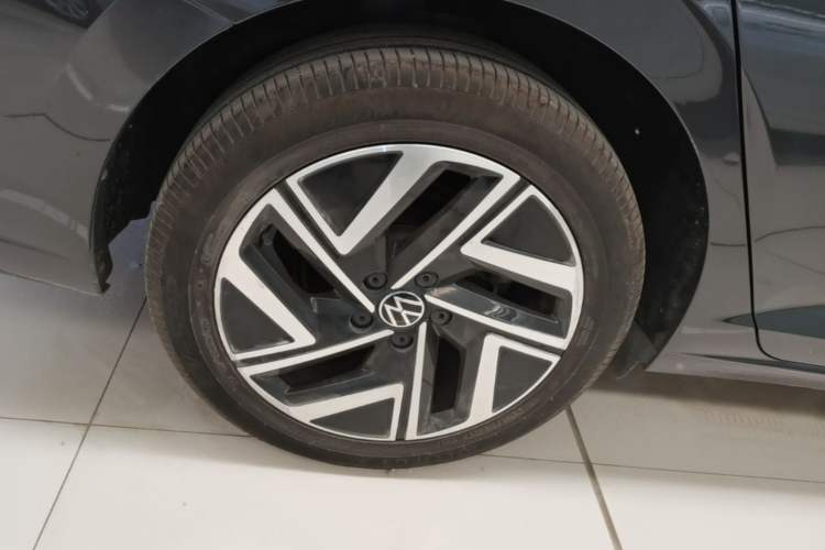 Used Volkswagen Sagitar 2023 200TSI DSG Excellence Edition Right Rear Wheel Hub