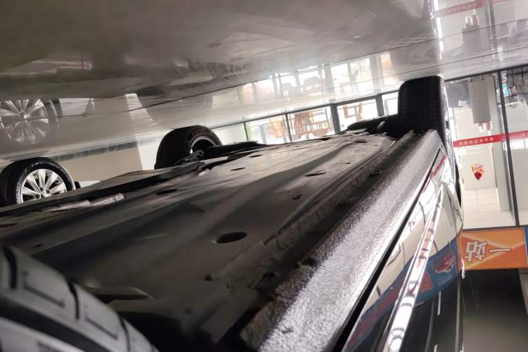 Used Volkswagen Sagitar 2023 300TSI DSG Excellence Edition Right Side Sill