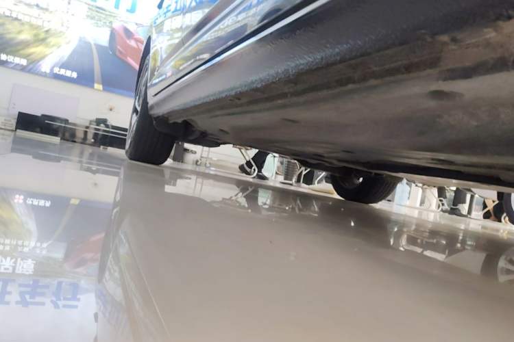 Used Volkswagen Sagitar 2023 300TSI DSG Excellence Edition Right Side Sill
