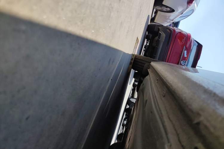 Used Volkswagen Sagitar 2023 300TSI DSG Excellence Edition Right Side Sill