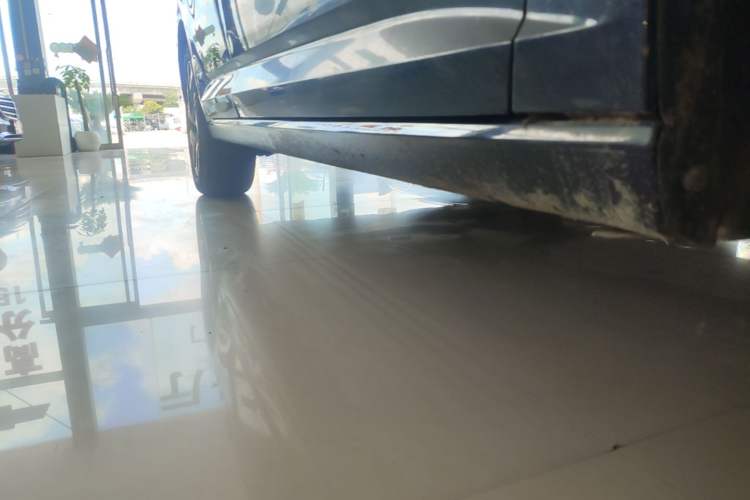 Used Volkswagen Sagitar 2023 300TSI DSG Excellence Edition Right Side Sill