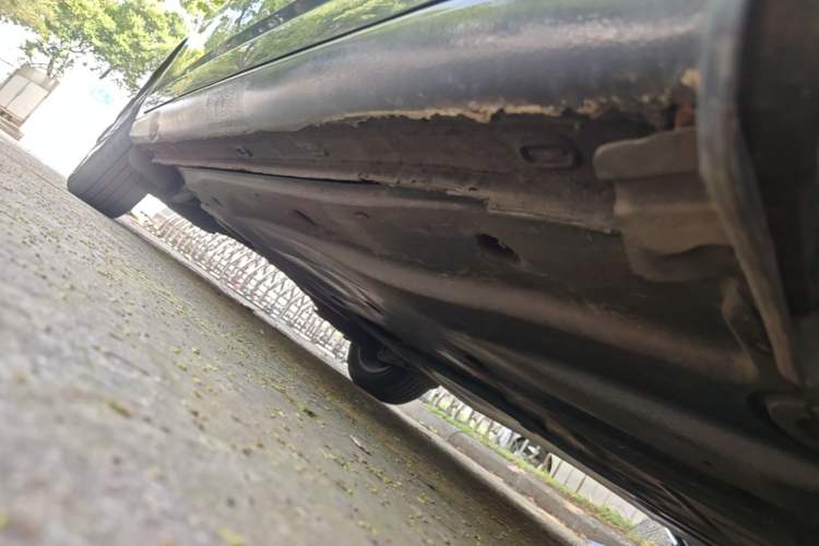 Used Volkswagen Sagitar 2023 300TSI DSG Excellence Edition Right Side Sill