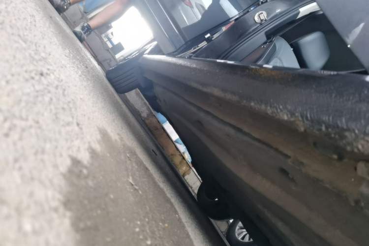 Used Volkswagen Sagitar 2023 300TSI DSG Excellence Edition Right Side Sill