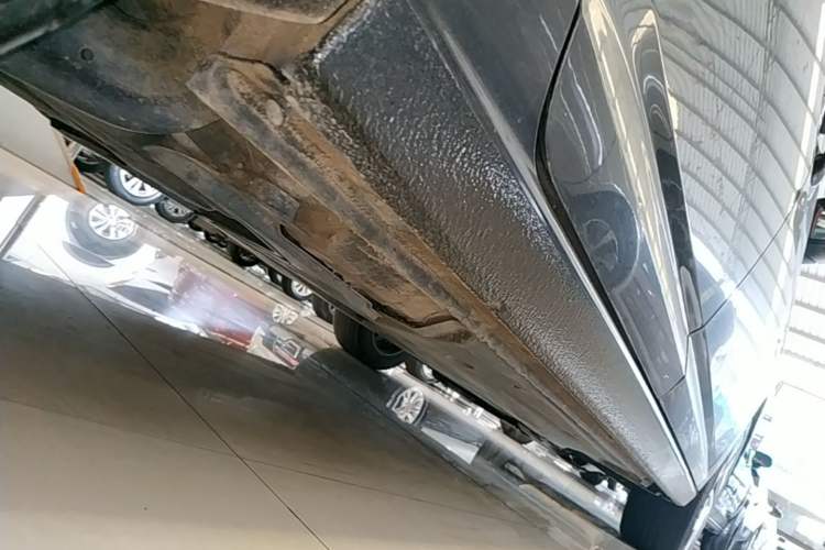 Used Volkswagen Sagitar 2023 300TSI DSG Excellence Edition Right Side Sill