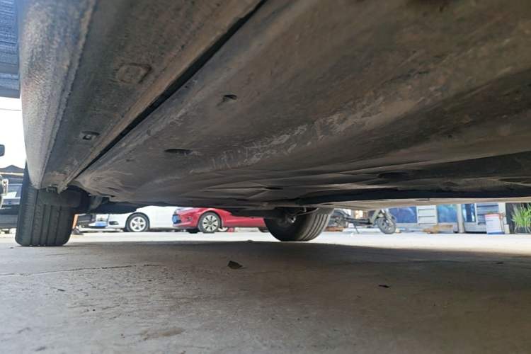 Used Volkswagen Sagitar 2023 300TSI DSG Excellence Edition Right Side Sill