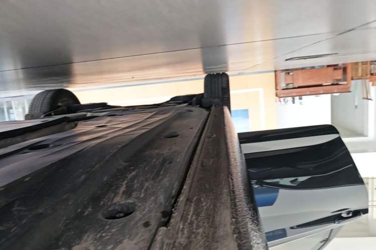 Used Volkswagen Sagitar 2023 300TSI DSG Excellence Edition Right Side Sill