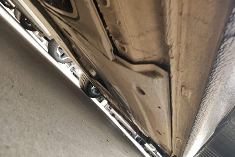 Used Volkswagen Sagitar 2023 300TSI DSG Excellence Edition Right Side Sill