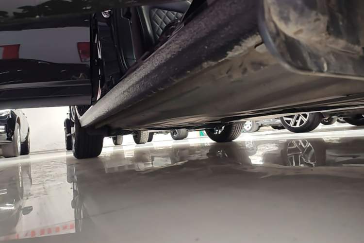 Used Volkswagen Sagitar 2023 300TSI DSG Excellence Edition Right Side Sill