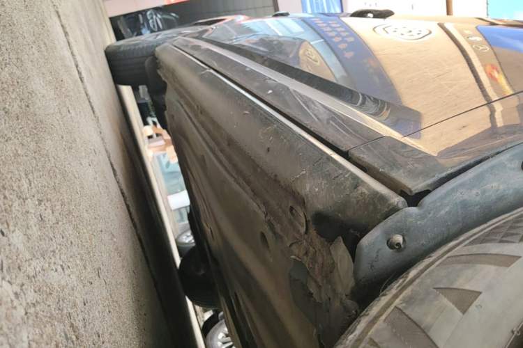 Used Volkswagen Sagitar 2023 300TSI DSG Excellence Edition Right Side Sill