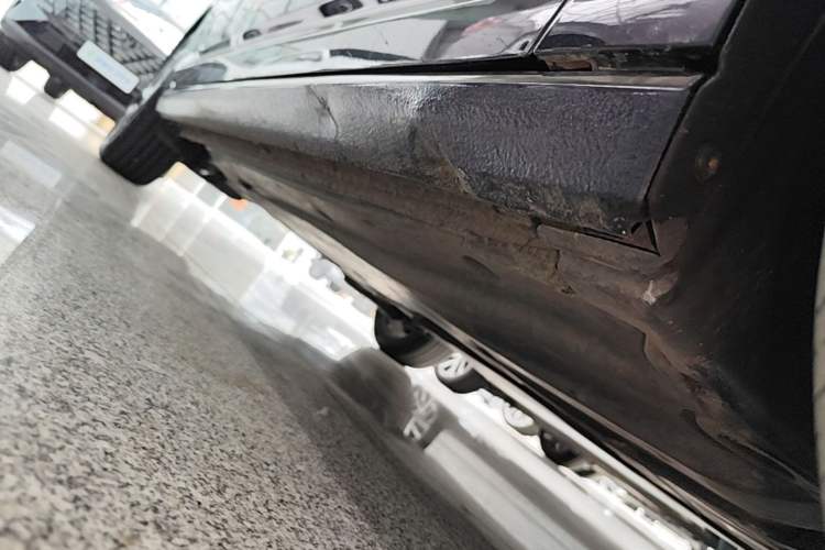 Used Volkswagen Sagitar 2023 300TSI DSG Excellence Edition Right Side Sill