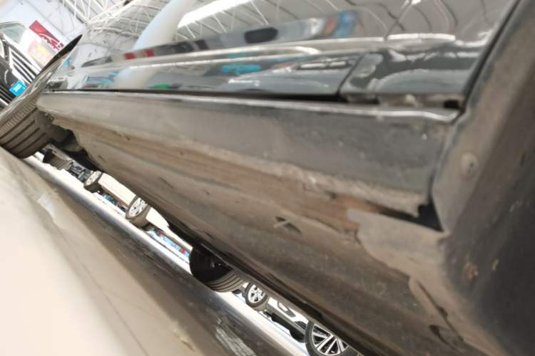Used Volkswagen Sagitar 2023 200TSI DSG Excellence Edition Right Side Sill