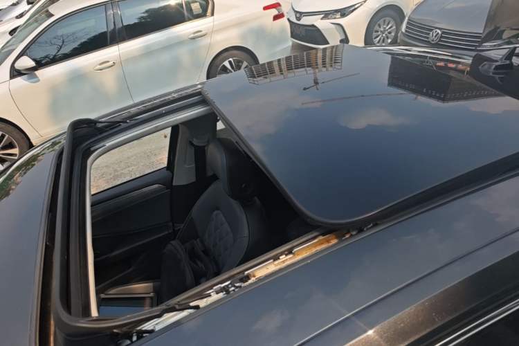 Used Volkswagen Sagitar 2023 300TSI DSG Excellence Edition Roof