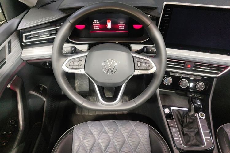 Used Volkswagen Sagitar 2023 300TSI DSG Excellence Edition Steering Wheel